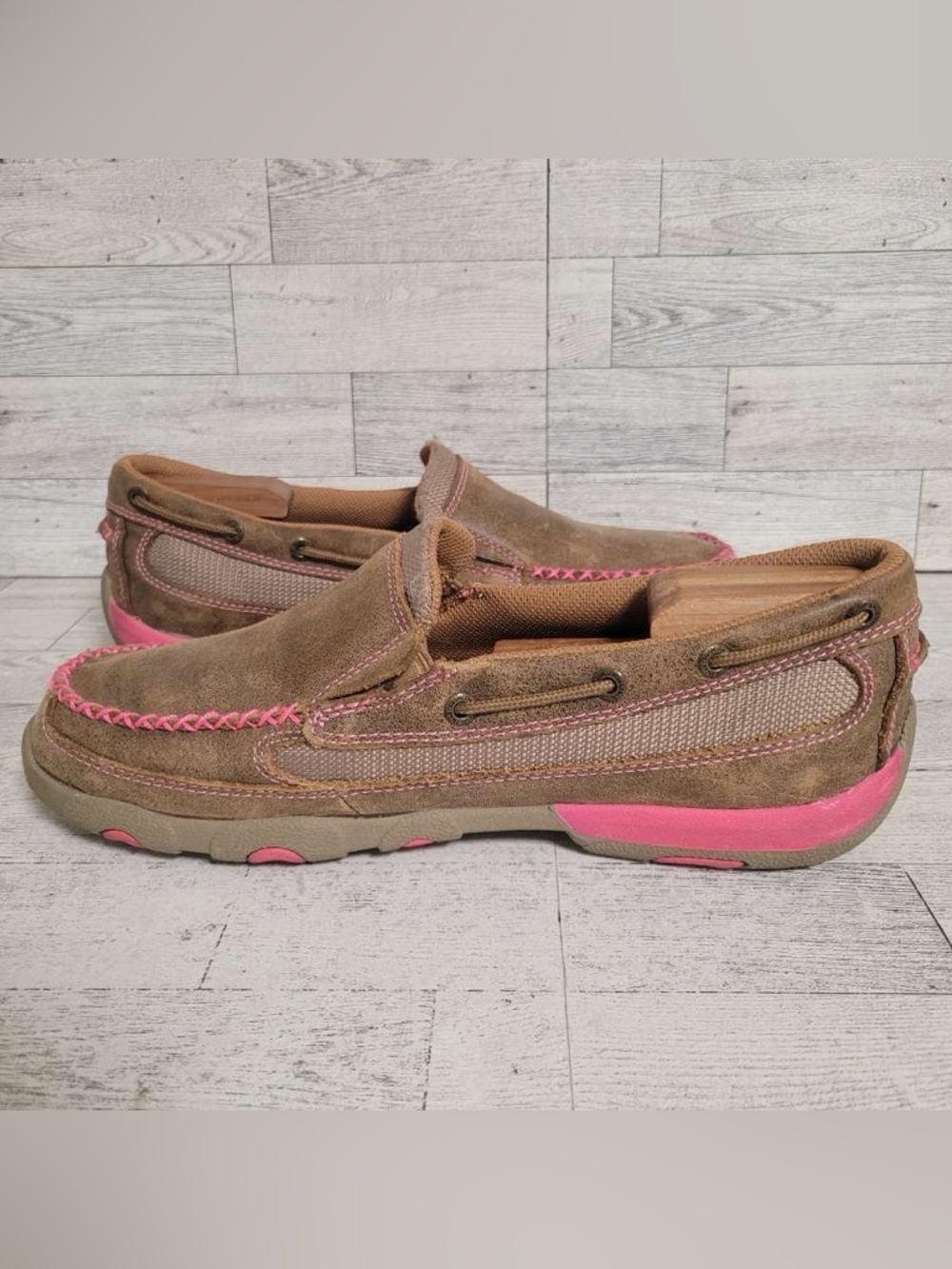 Women’s Twisted X Pink Ribbon Brown Leather Mocs Slip on Boat Shoes Size 10 - Picture 7 of 9